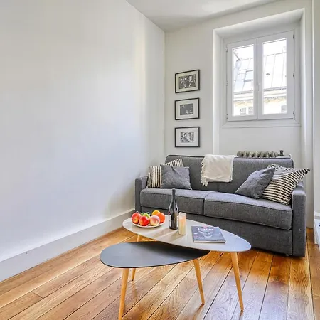 Studio Renove Et Idealement Situe, Place Vendome Apartamento